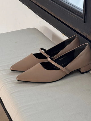 Mary Jane pumps