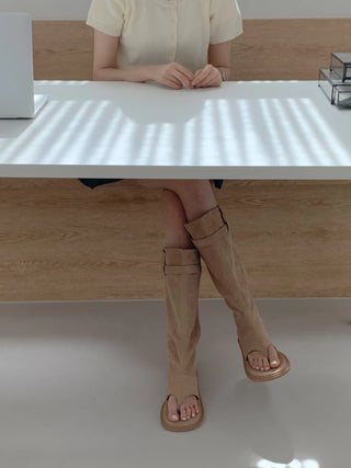 flip-flop buckle boots