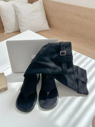 flip-flop buckle boots