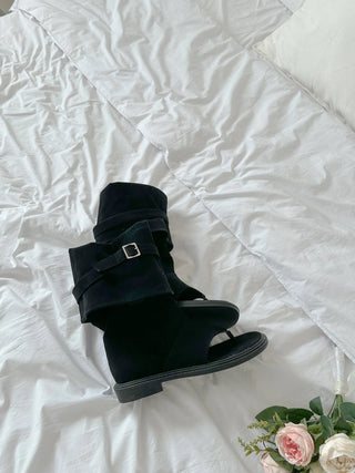 flip-flop buckle boots