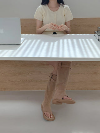 flip-flop buckle boots