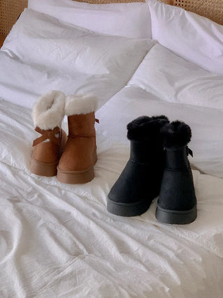 ribbon fur boots