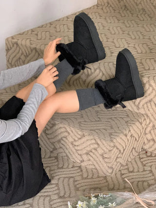 ribbon fur boots