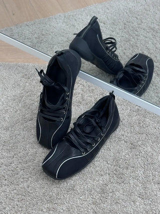 lace-up Mary Jane