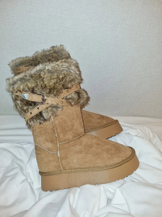 buckle fur boots