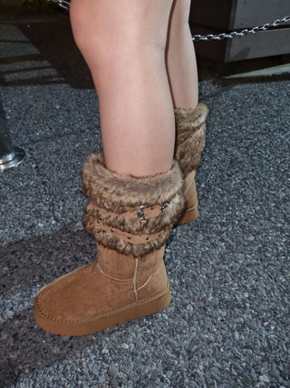 buckle fur boots