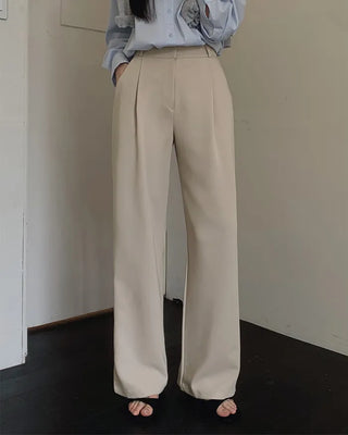 One-tuck slacks