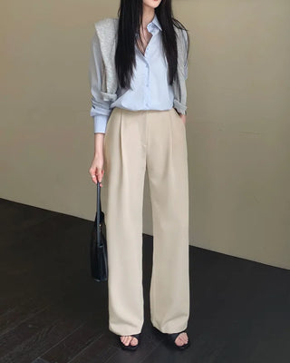 One-tuck slacks