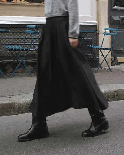 Classic pleated long skirt