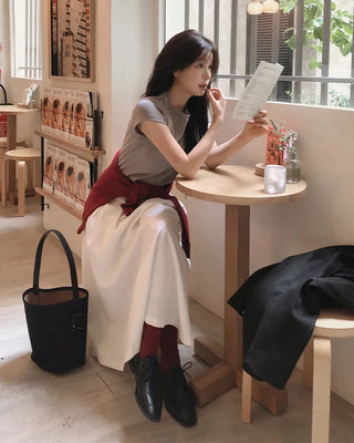 Classic pleated long skirt