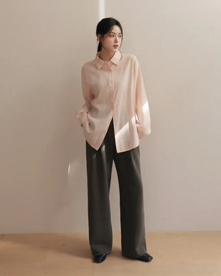 One-tuck slacks