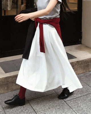 Classic pleated long skirt