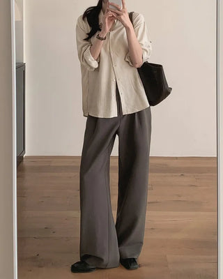 One-tuck slacks