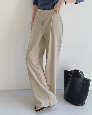 One-tuck slacks