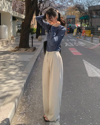 One-tuck slacks