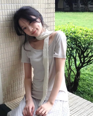 One-shoulder T-shirt