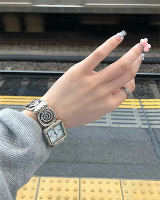 Vintage design handwatch