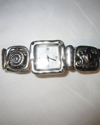 Vintage design handwatch