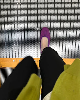 Suede ribbon flat shoes