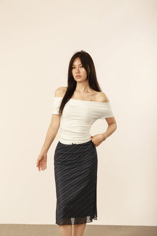 Off-shoulder slim top