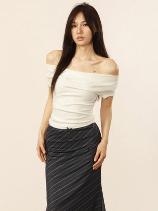 Off-shoulder slim top