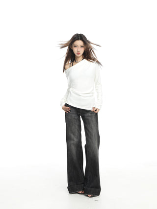 White oblique shoulder long-sleeved top