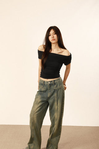 Slim-fitting off-shoulder top