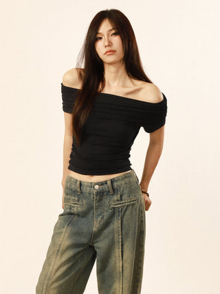 Slim-fitting off-shoulder top