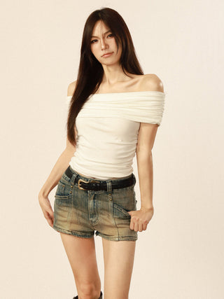 Slim-fitting off-shoulder top