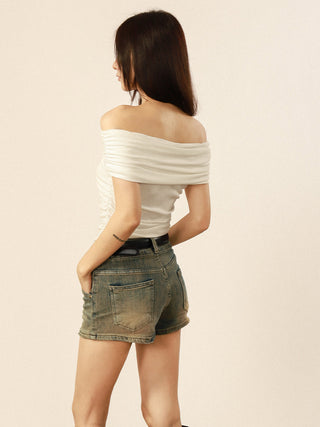 Slim-fitting off-shoulder top