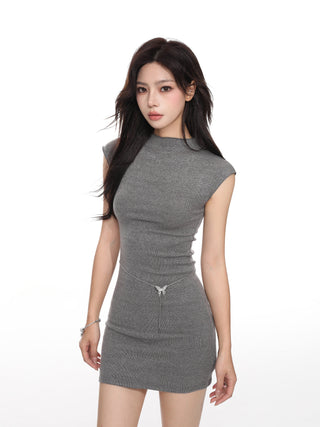 Half turtleneck knitted dress