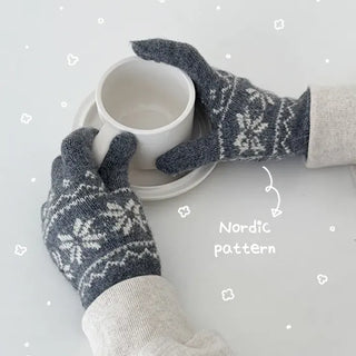 Snowflake Nordic Pattern Fingerhole Knit Gloves