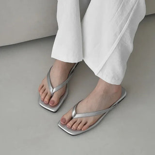 Square Slim Fit Flip-flop Slippers