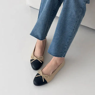 Ribbon Two-Tone Flat Shoes
