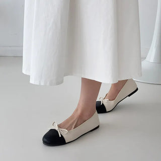 Ribbon Two-Tone Flat Shoes
