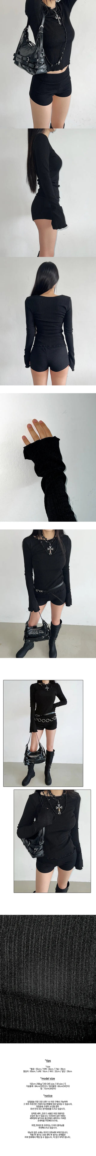 Pleated black t-shirt
