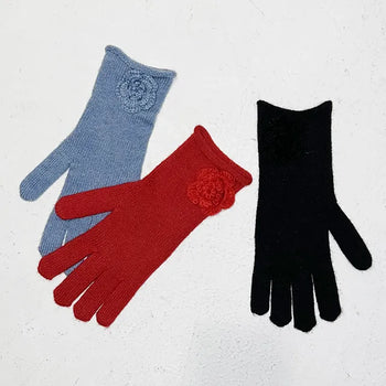 Flower knit gloves