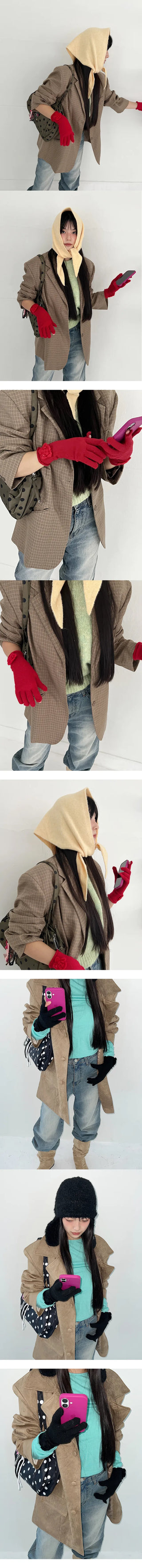 Flower knit gloves