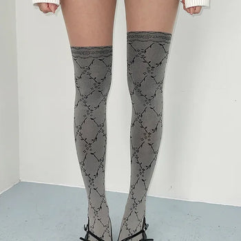 Fake knee socks, stockings, year-end look, date look, Christmas