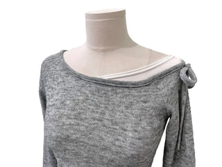 Mio color blocking ribbon one-shoulder knit in