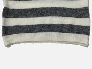 Moirin sleeveless layered color-block striped loose-fit V-neck knit