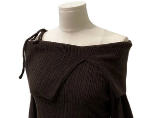 Lovely Ribbon Team Off-Shoulder Golji Long Sleeve Knit