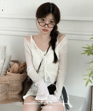 Yui's slim fit wave see-through slim long sleeve V-neck cardigan in