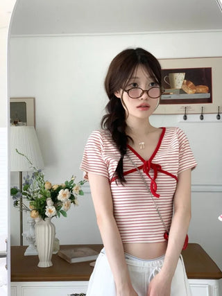 Mew Lovely Ribbon V-Neck Short Sleeve Boneless Short Sleeve T-Shirt