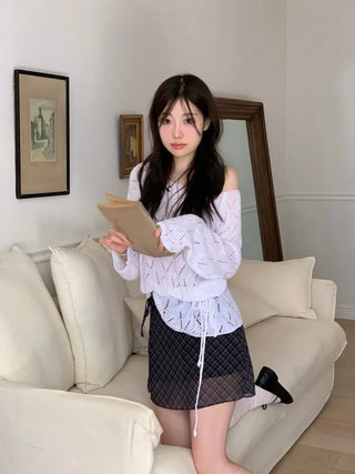 Iri Yeori Loose Fit Vintage Punching Ribbon Strap Boat Neck Long Sleeve Boucle Knit