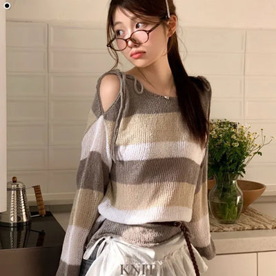 Manami Yeori Loose Fit Vintage Color Blocking Single-breasted Striped Boat Neck Mala Fit Knit