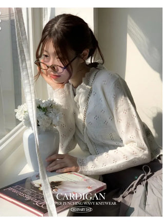 Umito Frill Vintage Flower Punching Loose Fit Wave Long Sleeve Knit Cardigan