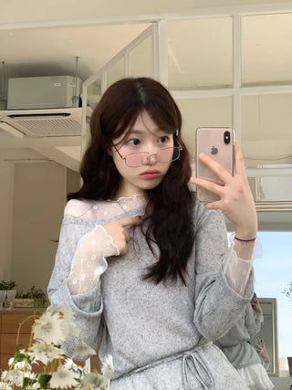 Poeni Wave Small Flower Flower Lace See-through Layered Long Sleeve T-shirt