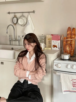 Eder Lambswool Cable Twist V-Neck Loose Fit Knit