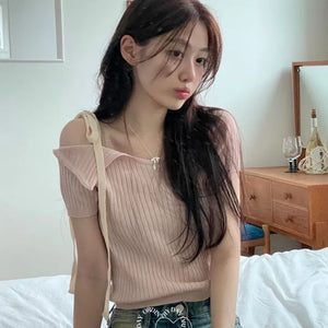 Crumbled loose fit ribbon one-shoulder team short-sleeved knit